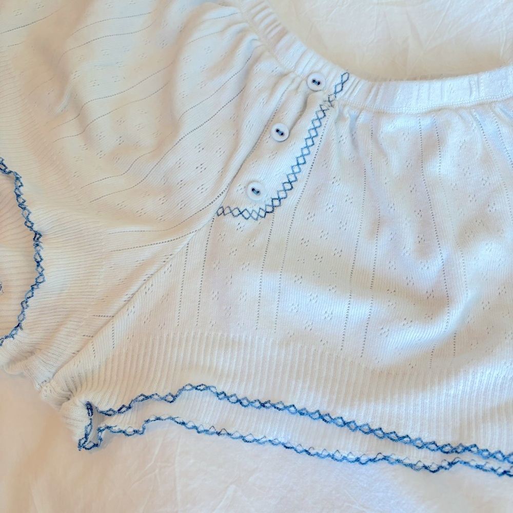 Pretties Venice pointelle bloomers with blue vintage stitching. Size Small.